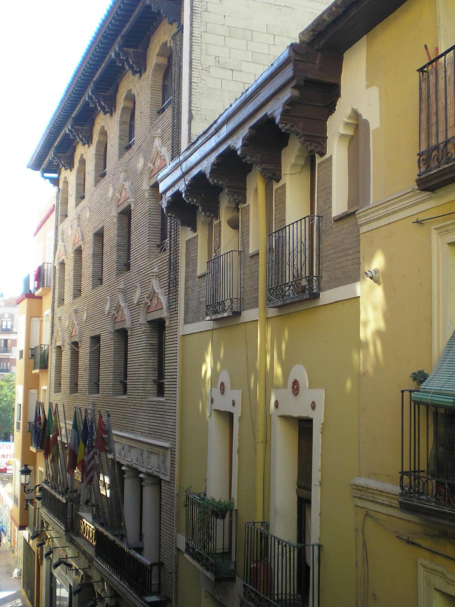 Apartamentos Turisticos Reyes Catolicos Сарагоса Екстериор снимка